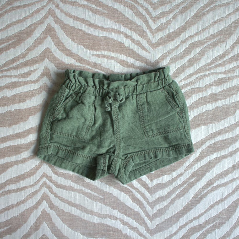 🚼 Old Navy Unisex Shorts | Army Green Baby Shorts - Picture 1 of 5